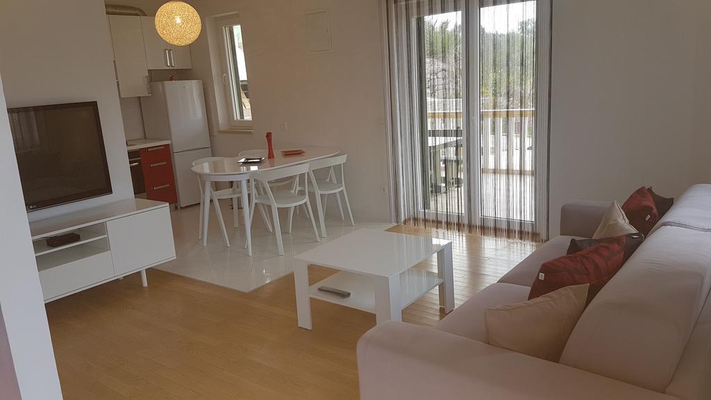 Apartment Azaleja Sali Exterior photo